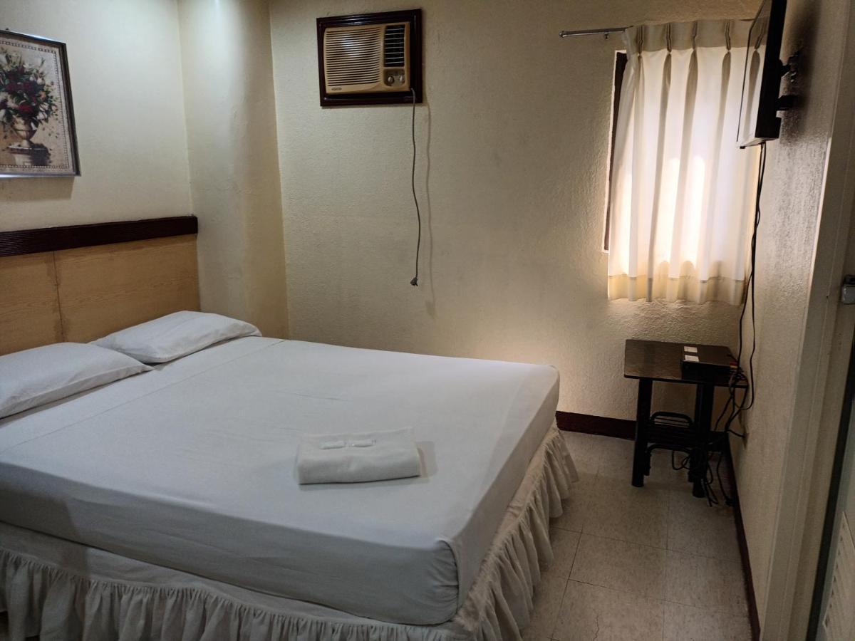 Mactan Pension House Lapu-Lapu City Exterior photo