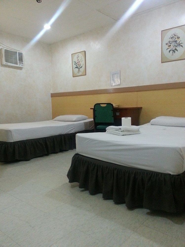 Mactan Pension House Lapu-Lapu City Exterior photo